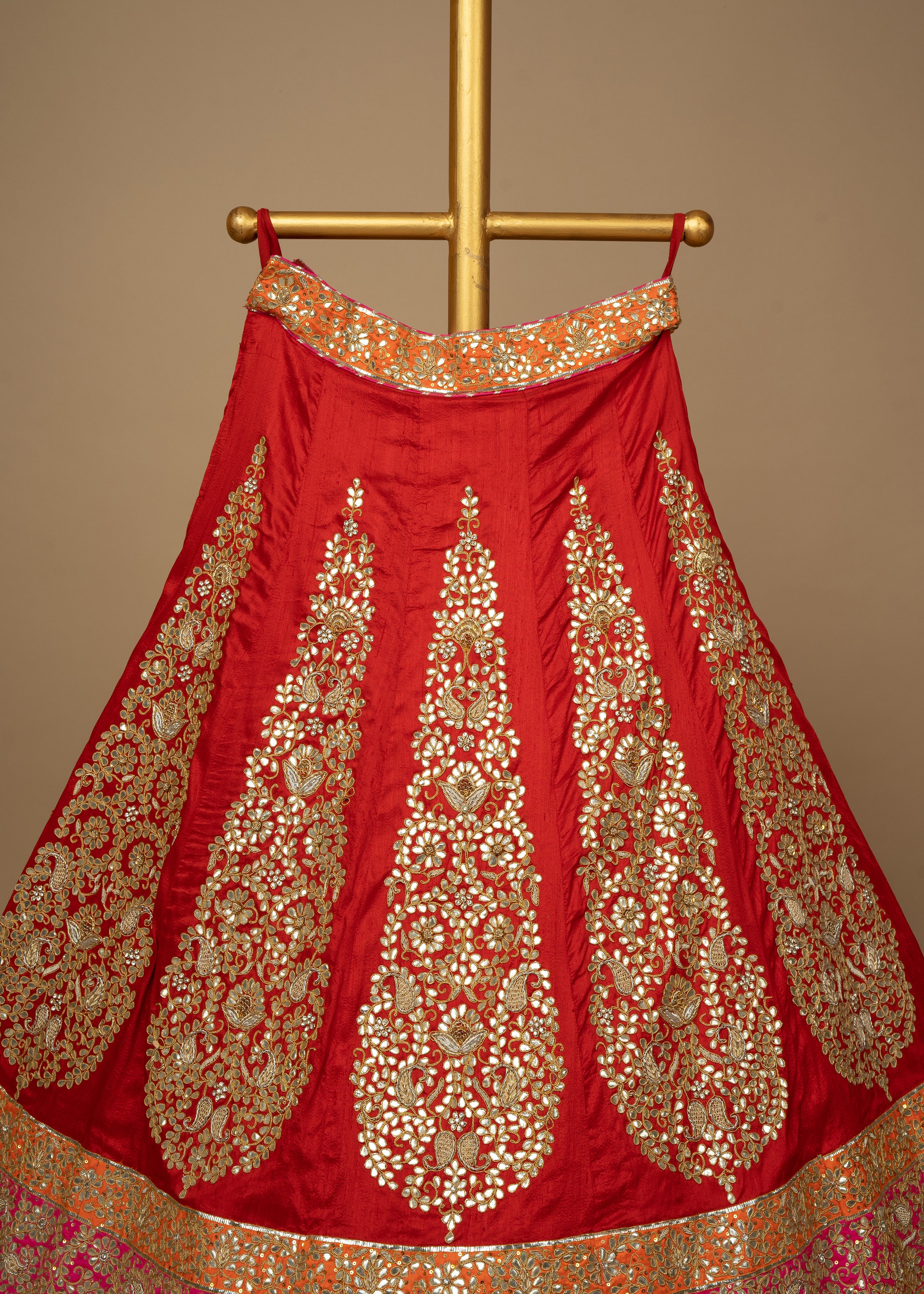 Handloom Red 18 Kali Banarasi Silk Lehenga with Meenakari – WeaverStory