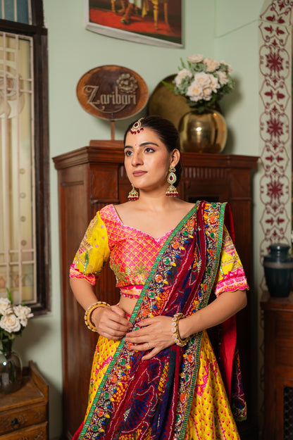 Red Pure Ojariya Bandhej Chunari with Zardozi Thread Pearl and Sequins Work